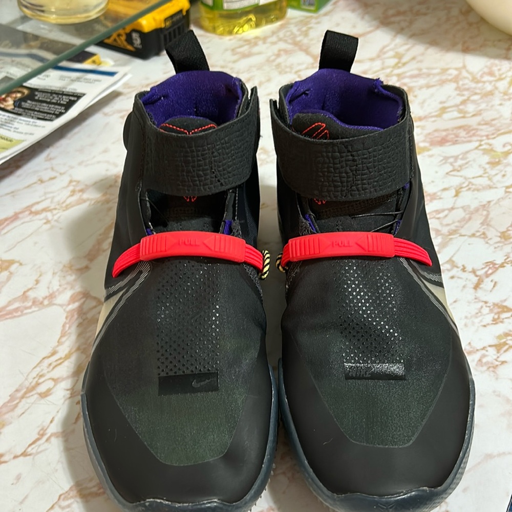Nike Kobe NXT FF BB shoes.